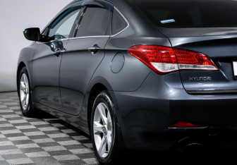 Подержанный автомобиль Hyundai i40 Sedan 2013 года (16 фото)