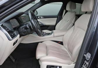 Подержанный автомобиль BMW X6 2021 года (15 фото)