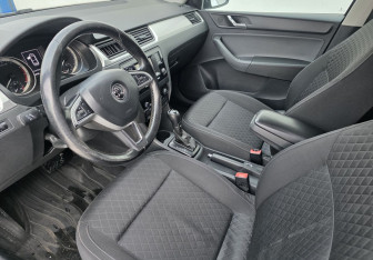 Подержанный автомобиль Skoda Rapid Liftback 2016 года (9 фото)