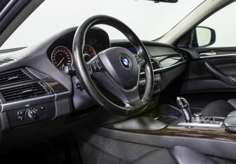 Подержанный автомобиль BMW X6 2012 года (11 фото)