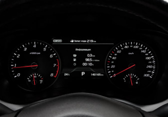 Подержанный автомобиль Kia Stinger 2018 года (13 фото)