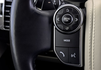 Подержанный автомобиль Land Rover Range Rover 2016 года (29 фото)