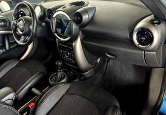 Подержанный автомобиль MINI Countryman 2010 года (11 фото)