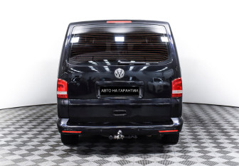Подержанный автомобиль Volkswagen Multivan 2013 года (6 фото)
