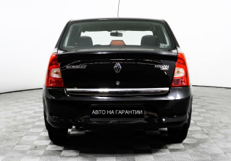 Подержанный автомобиль Renault Logan Sedan 2012 года (4 фото)