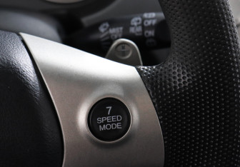 Подержанный автомобиль Honda Jazz 2007 года (10 фото)