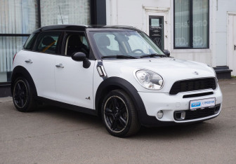 Подержанный автомобиль MINI Countryman 2011 года (3 фото)