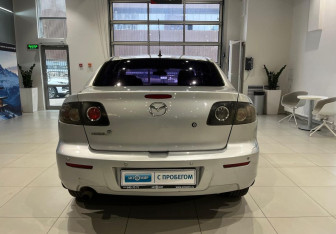 Подержанный автомобиль Mazda 3 Sedan 2007 года (4 фото)