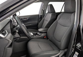 Подержанный автомобиль Toyota RAV4 2020 года (19 фото)