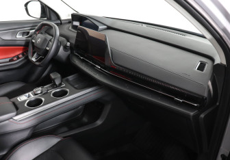 Подержанный автомобиль Changan UNI-S 2024 года (10 фото)