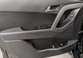 Подержанный автомобиль Hyundai Creta 2018 года (11 фото)