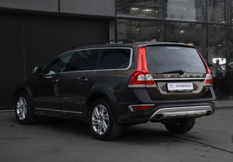 Подержанный автомобиль Volvo XC70 2014 года (7 фото)
