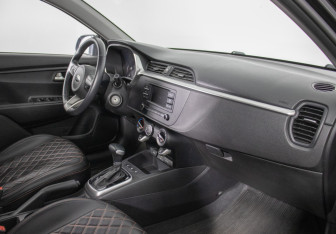 Подержанный автомобиль Kia Rio Sedan 2020 года (9 фото)