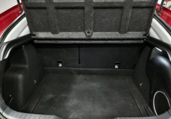 Подержанный автомобиль Honda Civic Hatchback 2013 года (9 фото)