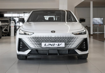 Новый Changan UNI-V 2024 (2 фото)