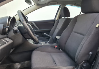 Подержанный автомобиль Mazda 3 Sedan 2011 года (10 фото)