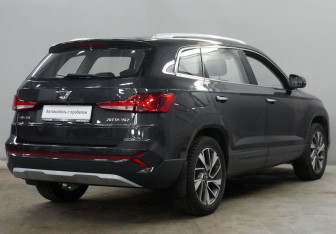 Подержанный автомобиль Jetta VS7 2023 года (5 фото)