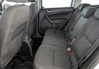 Подержанный автомобиль Skoda Yeti 2014 года (18 фото)