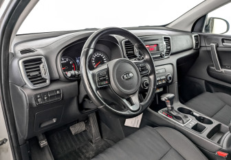 Подержанный автомобиль Kia Sportage 2017 года (16 фото)