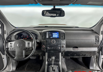 Подержанный автомобиль Nissan Pathfinder 2010 года (12 фото)