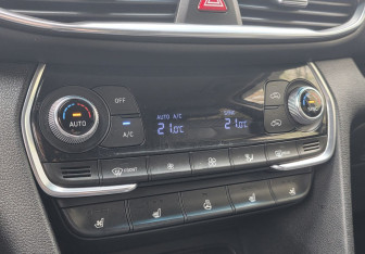 Подержанный автомобиль Hyundai Santa Fe 2019 года (14 фото)