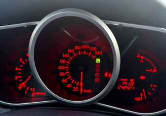 Подержанный автомобиль Mazda CX-7 2008 года (13 фото)