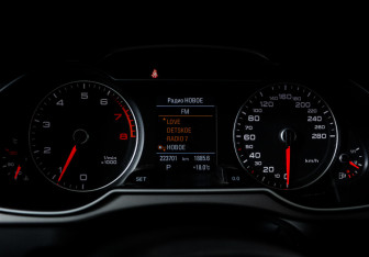 Подержанный автомобиль Audi A4 Sedan 2013 года (11 фото)