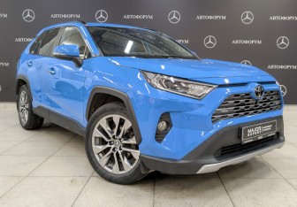 Подержанный автомобиль Toyota RAV4 2020 года (3 фото)