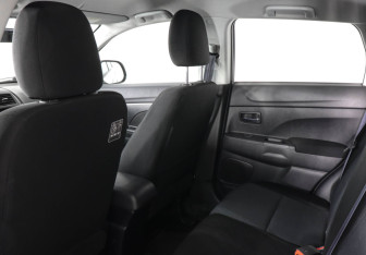 Подержанный автомобиль Mitsubishi ASX 2013 года (8 фото)