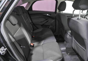 Подержанный автомобиль Ford Focus Sedan 2014 года (12 фото)