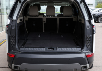 Подержанный автомобиль Land Rover Discovery 2018 года (9 фото)