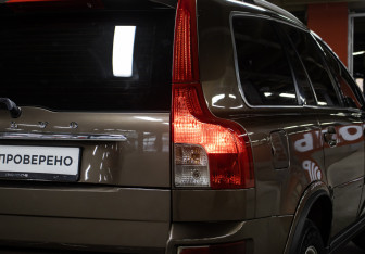 Подержанный автомобиль Volvo XC90 2011 года (18 фото)