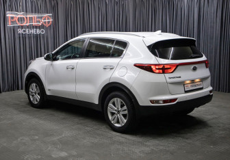 Подержанный автомобиль Kia Sportage 2016 года (6 фото)