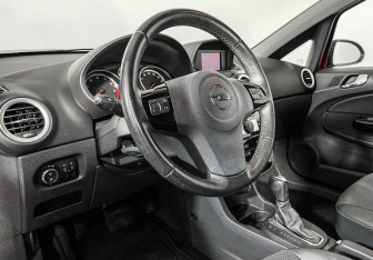 Подержанный автомобиль Opel Corsa 2010 года (13 фото)