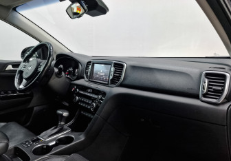 Подержанный автомобиль Kia Sportage 2018 года (13 фото)