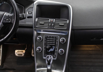 Подержанный автомобиль Volvo XC60 2014 года (15 фото)