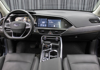 Подержанный автомобиль Geely Tugella 2023 года (14 фото)