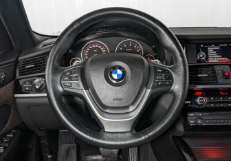 Подержанный автомобиль BMW X4 2018 года (21 фото)