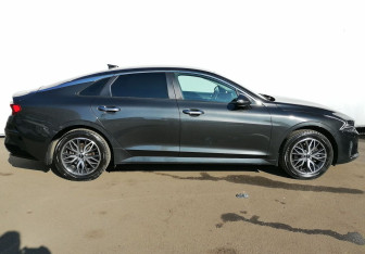 Подержанный автомобиль Kia K5 2021 года (4 фото)