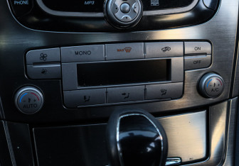 Подержанный автомобиль Ford Mondeo Sedan 2008 года (15 фото)