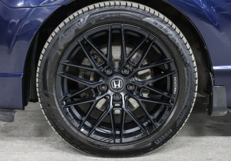 Подержанный автомобиль Honda Civic Sedan 2010 года (19 фото)