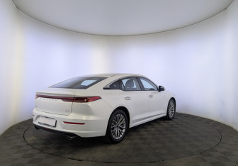 Новый FAW Bestune B70 2024 (2 фото)