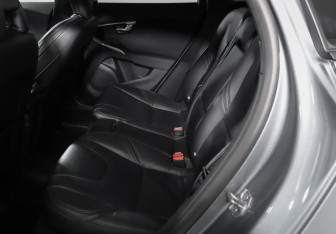 Подержанный автомобиль Volvo V40 Cross Country 2018 года (10 фото)