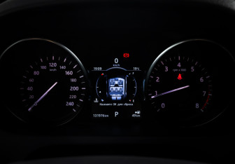 Подержанный автомобиль Land Rover Discovery Sport 2017 года (16 фото)