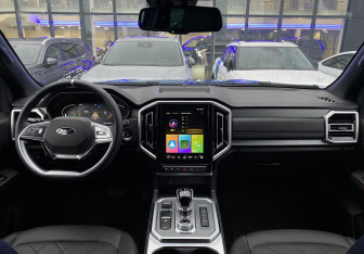 Подержанный автомобиль JAC T9 2024 года (11 фото)