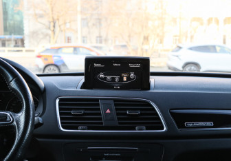 Подержанный автомобиль Audi Q3 2017 года (10 фото)