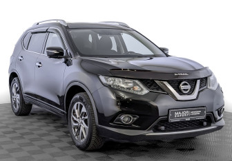 Подержанный автомобиль Nissan X-Trail 2016 года (3 фото)
