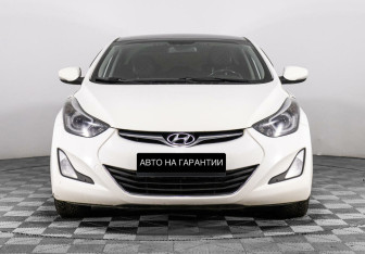 Подержанный автомобиль Hyundai Elantra Sedan 2015 года (2 фото)