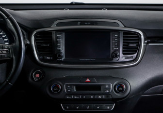 Подержанный автомобиль Kia Sorento 2018 года (13 фото)