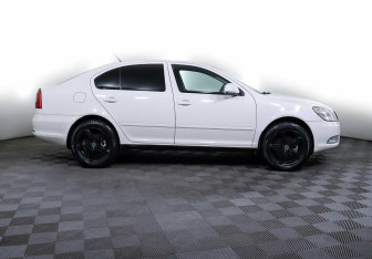 Подержанный автомобиль Skoda Octavia Liftback 2012 года (4 фото)